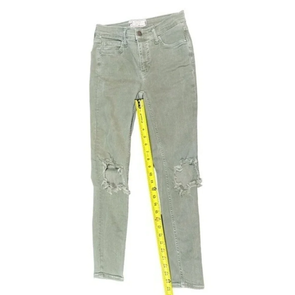 Free People Sage Green Distressed Skinny Jeans Blown Out‎ Knee Size 25 High Rise